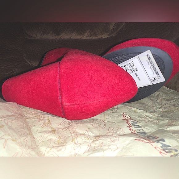 Red Suede Wedge Heels — American Rag - Picture 3 of 14